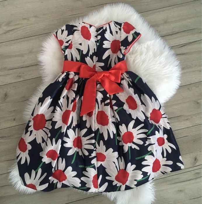 Rochie de ocazie pt varsta de 8 ani +/-