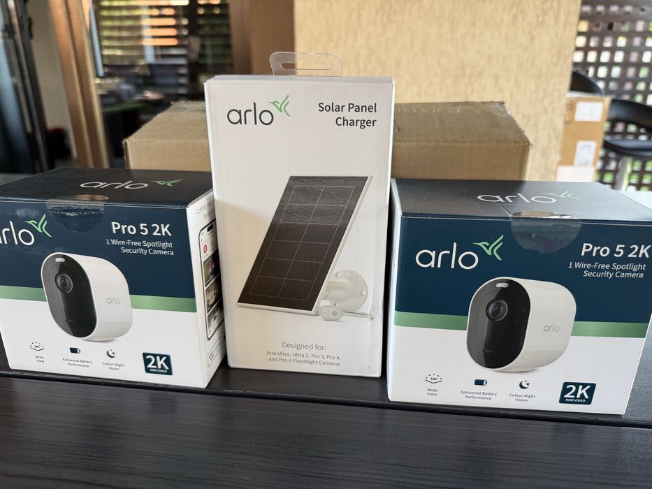 Sistem profesional de supraveghere video Arlo + Verisure nou la cutie