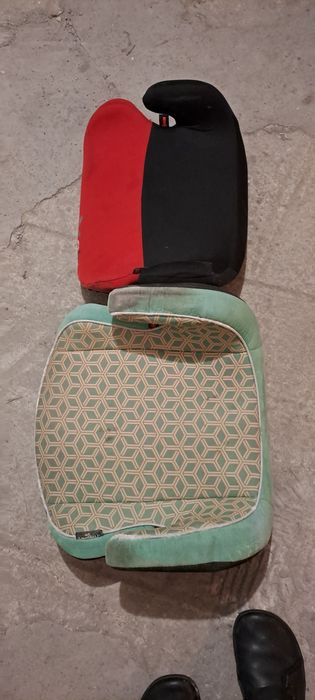 Продавам 2бр детски столчета за автомобил.
Цената за двете столчета об