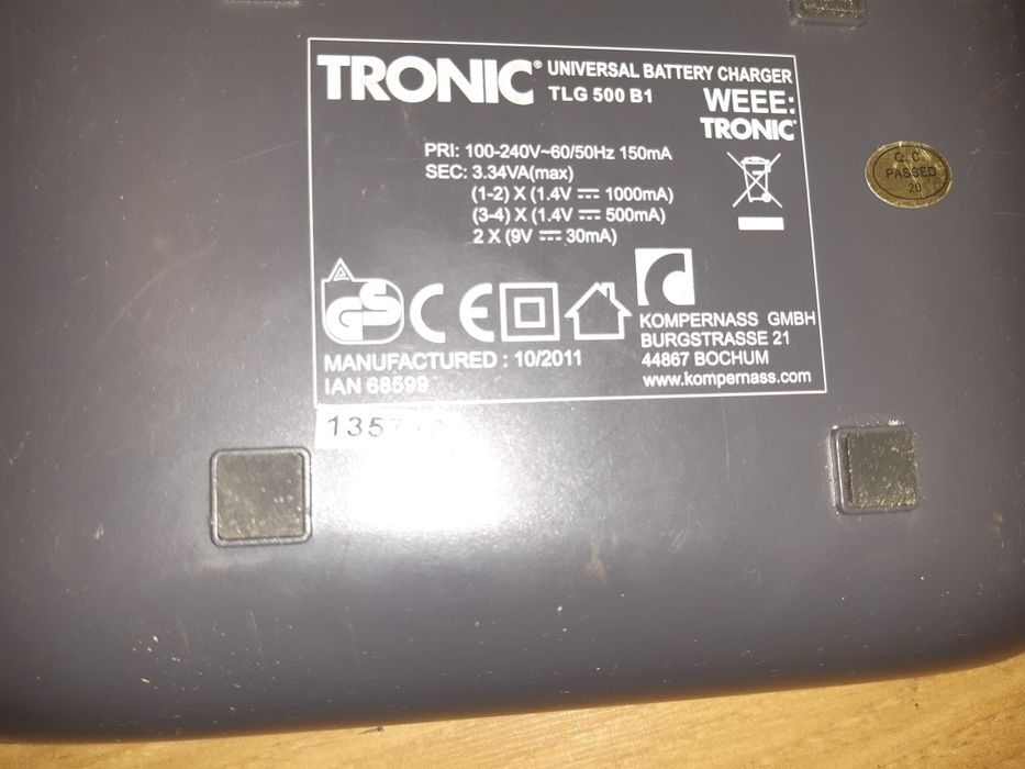 Incarcator universal acumulatori