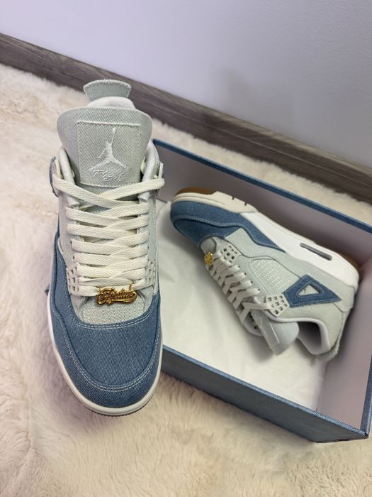 Adidasi Jordan 4 denim