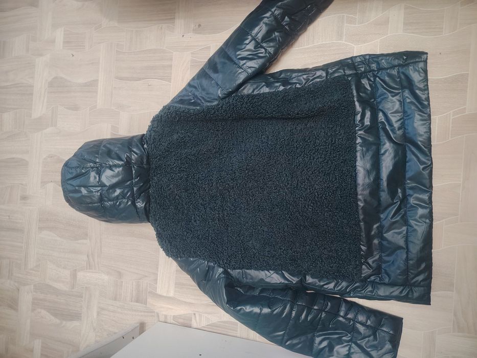 Продам стильную куртку