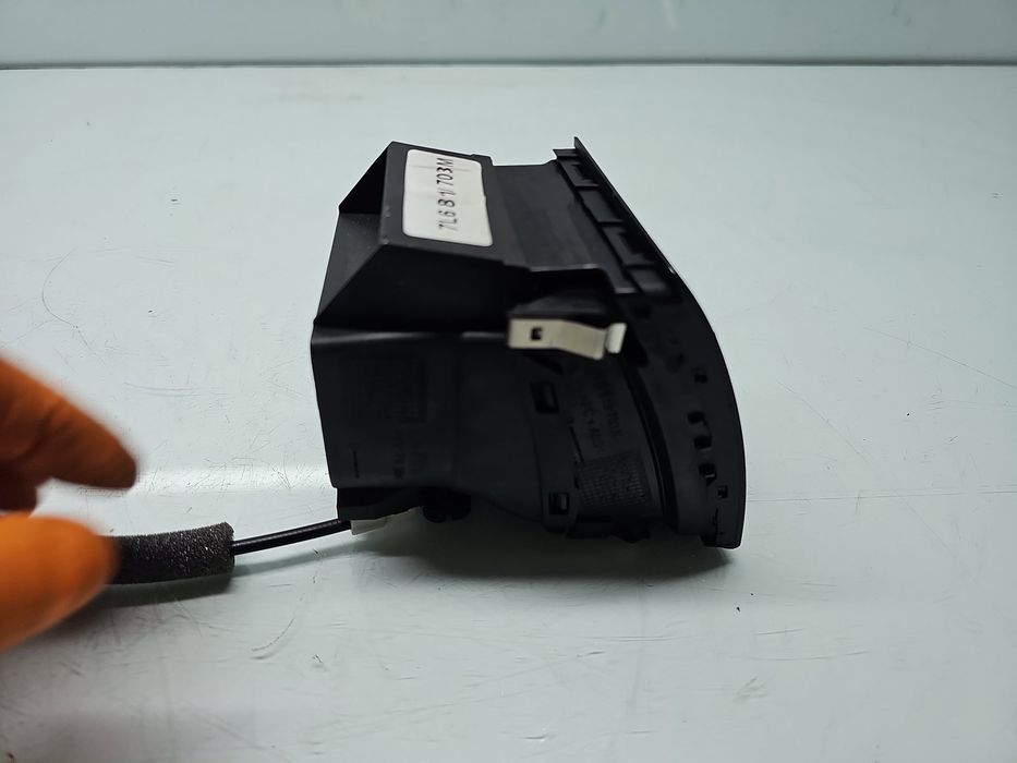 Grila aerisire dreapta Volkswagen Touareg (7LA, 7L6) [Fabr 2003-2010]