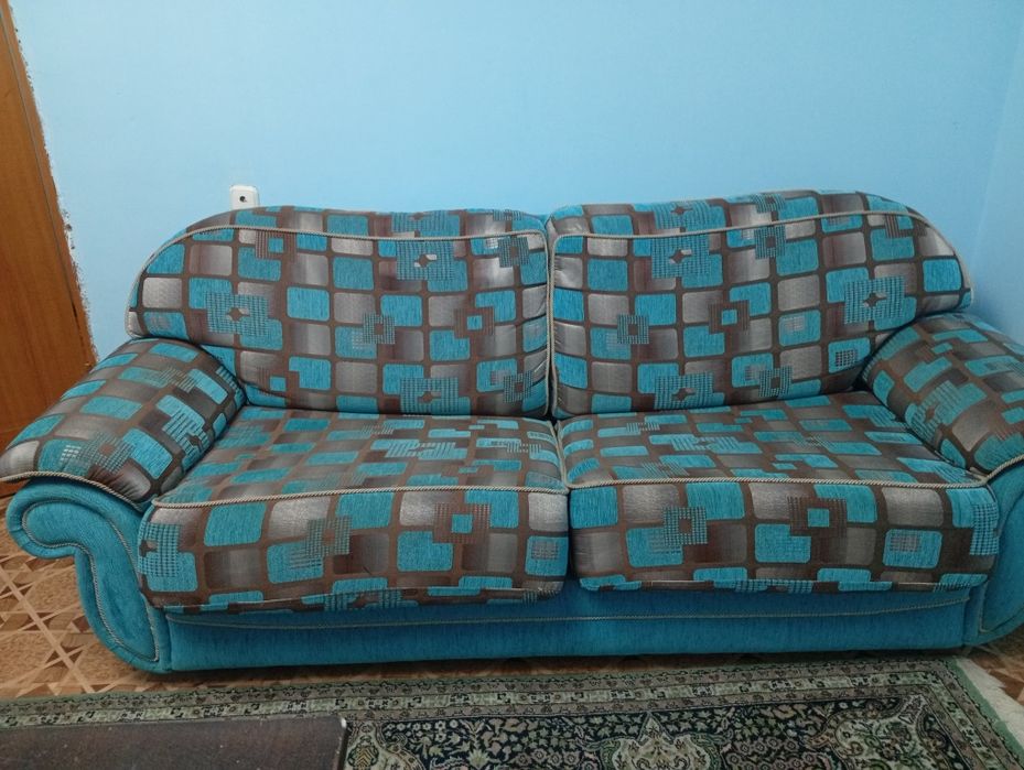 Продам диван срочно