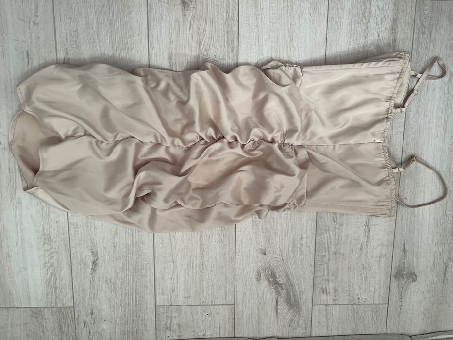 Rochie satin bej