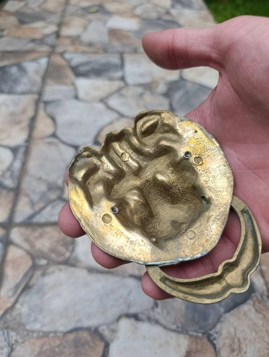 Старо чукало за врата лъвска глава