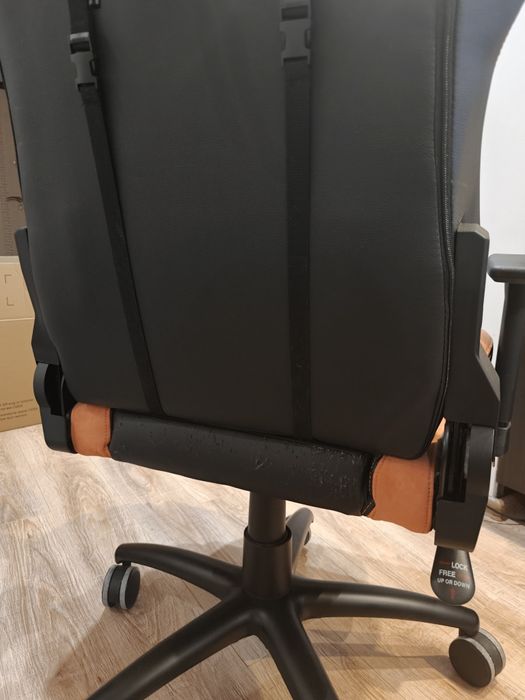 Игровое кресло Cougar Armor Pro