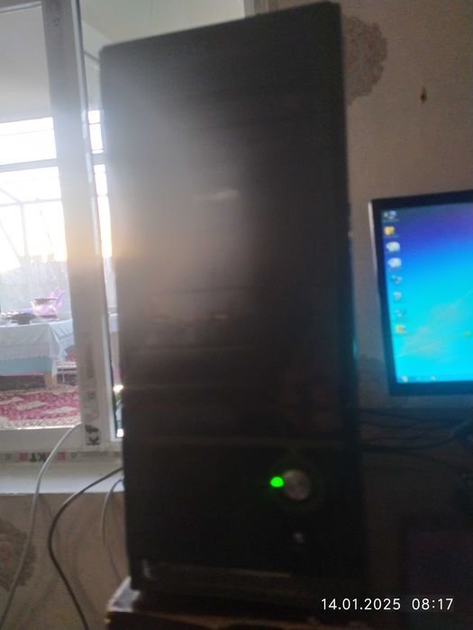 Компютер            .