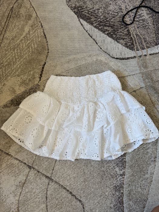 Бяла пола s размер