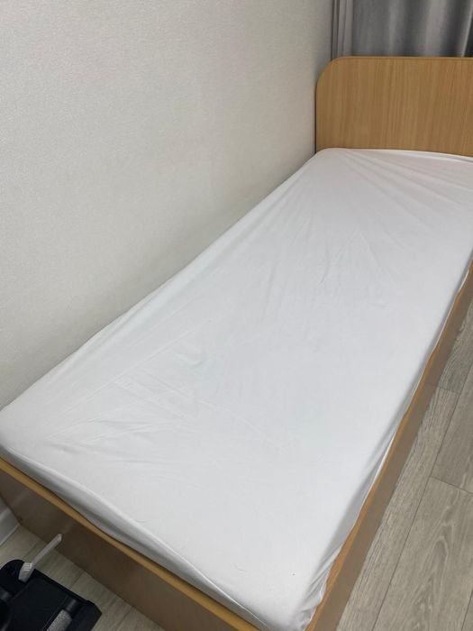 Кровать с ортопедическим матрасом