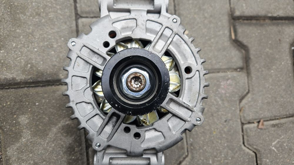 Динамо/Алтернатор за мерцедес(бензин-w221,w164,w204,x164)