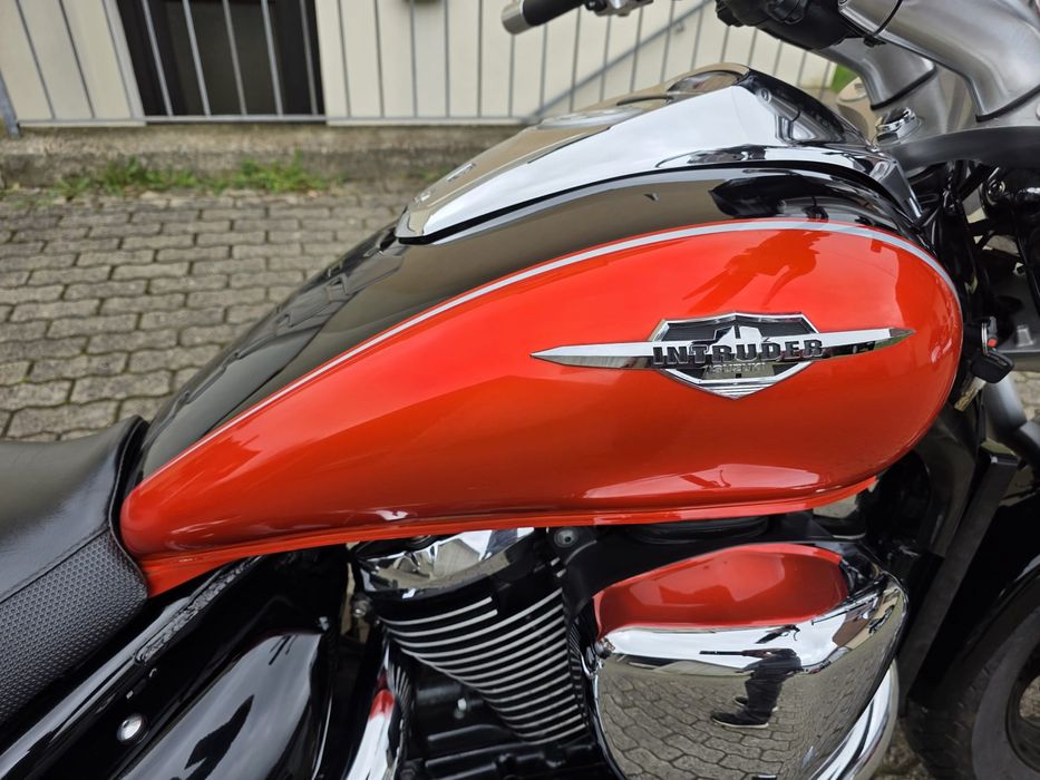 Suzuki Intruder M800