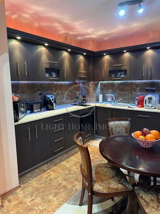 Продава се Многостаен апартамент в Пловдив, Кючук Париж - 110 кв.м за 1728 €/кв.м - Снимка #3