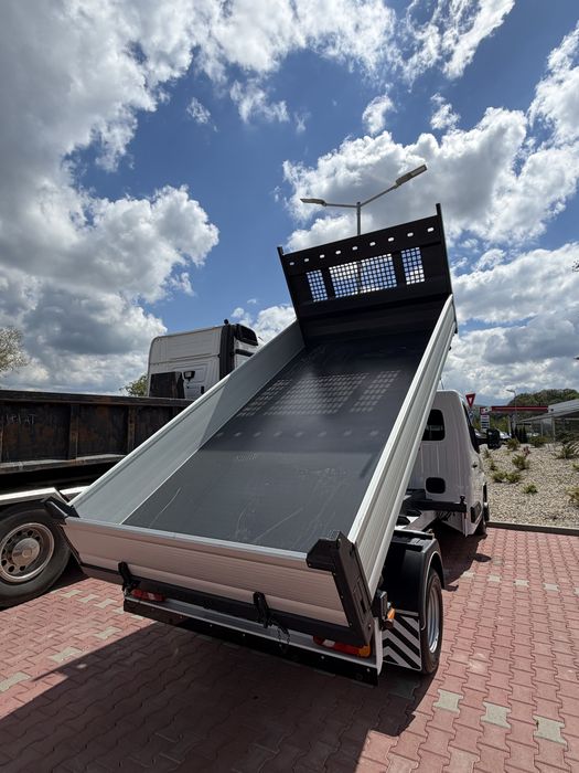 Transportam orice si prestam servicii cu utilitara basculabila 3.5 tone