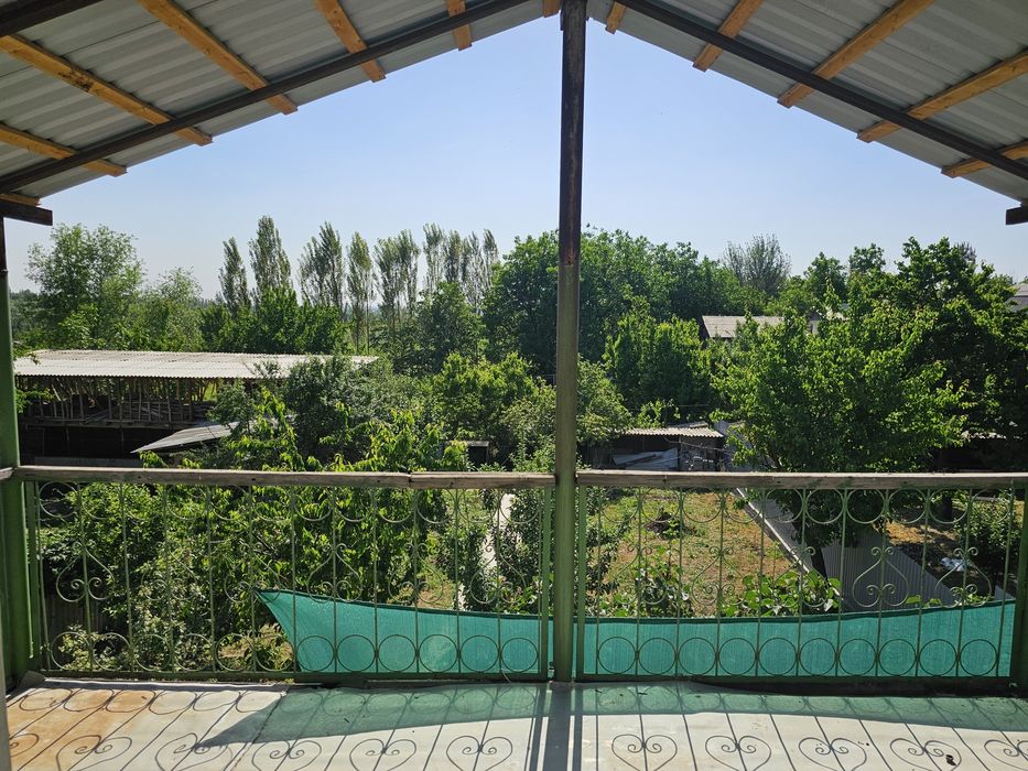 Уютная дача с бассейном и плодовыми деревьями, Новбахор