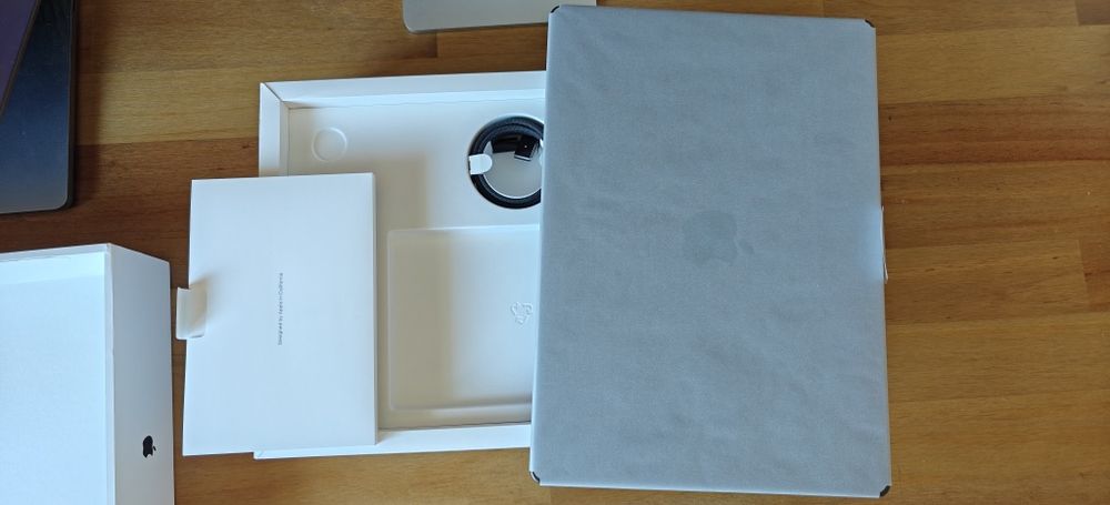 Macbook M5 Max 14' 128Gb RAM 2Tb SSD NOU 18CPU 40GPU