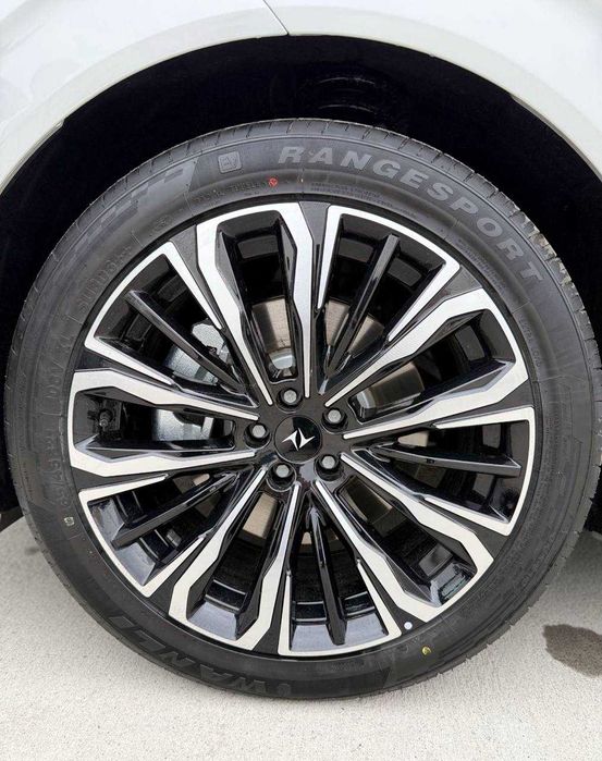Dongfeng 008 650km EV
