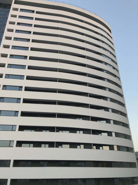 Închiriez apartament trei camere Avanera