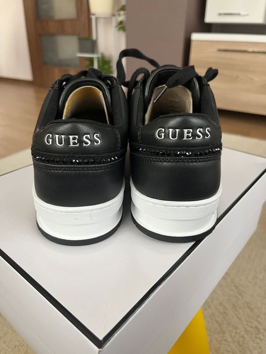 Обувки Guess оригинални