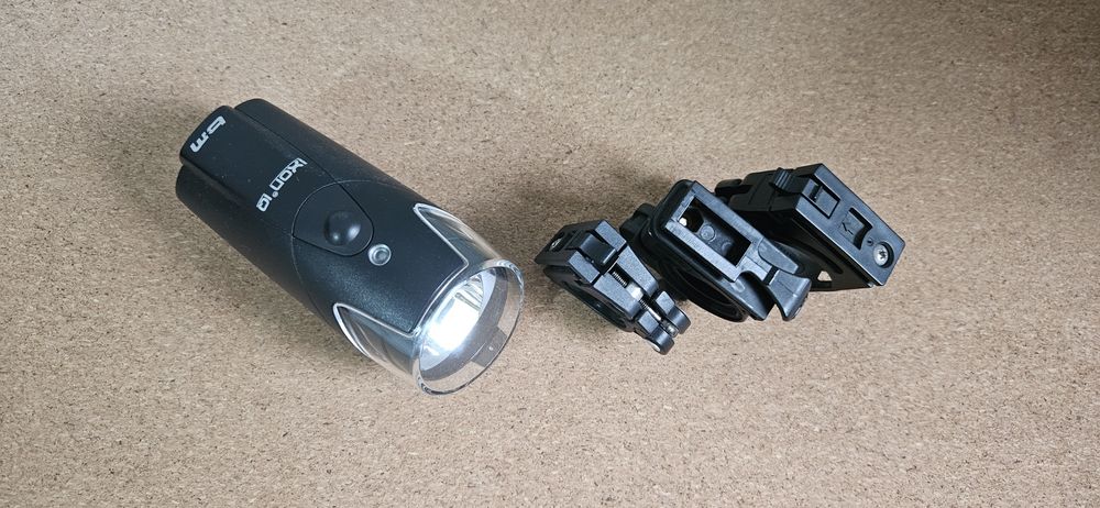 Far lumini bicicleta Busch & Müller IXON IQ