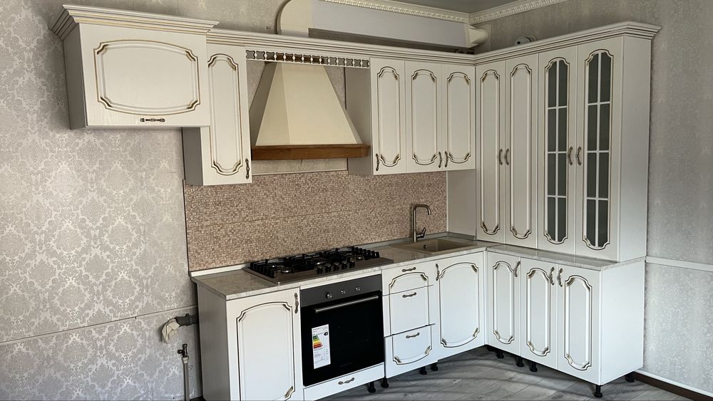 Срочно продам кухонный гарнитур бу
