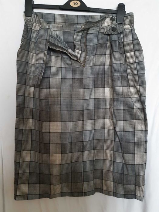 Fusta stofa in carouri