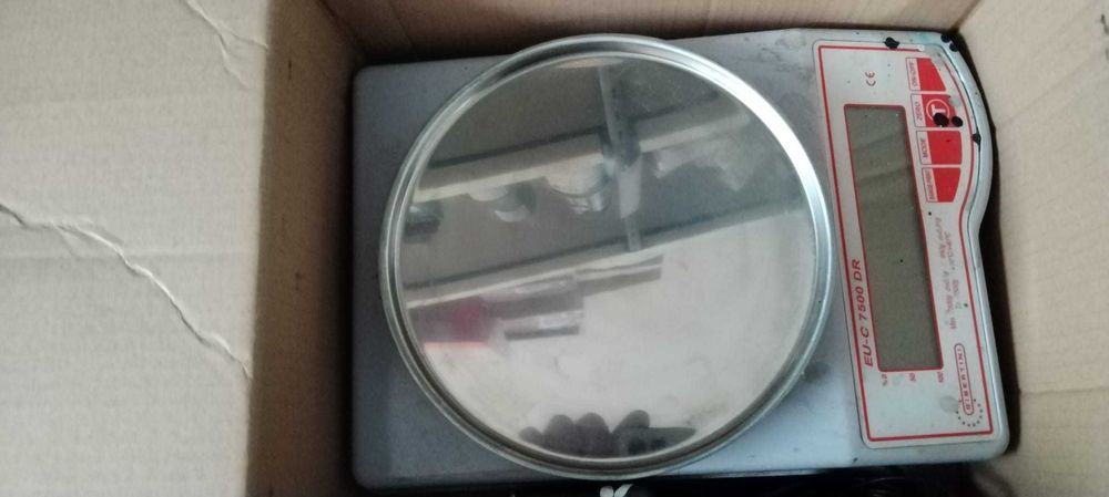 Stand vopsea auto profesional PPG . fotospectometru. balanta