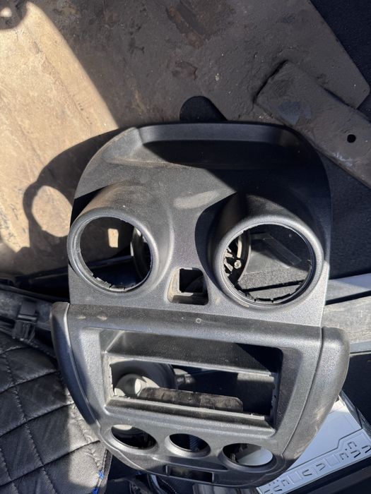 продам крышку приборной панели гранта 1