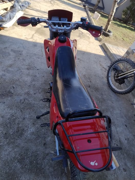 Motocicleta 200 CC
