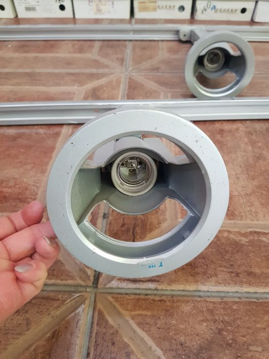 Светильники трековые  Teksan.