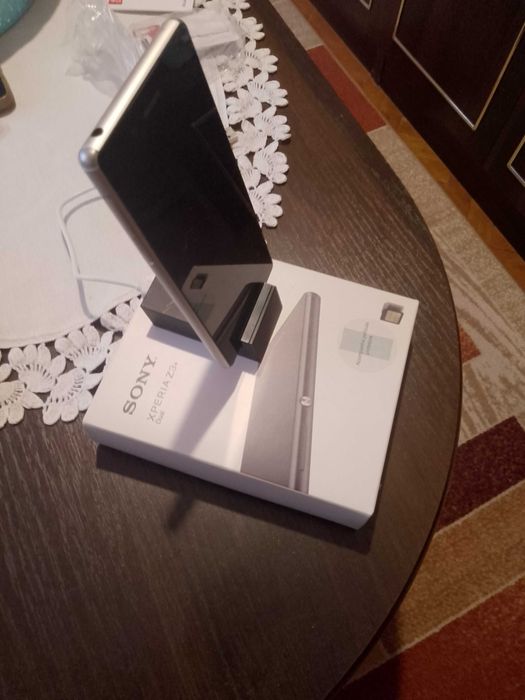 Продавам смартфон SONY XPERIA Z3+