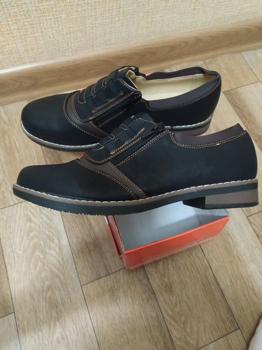 Срочно продам женские туфли