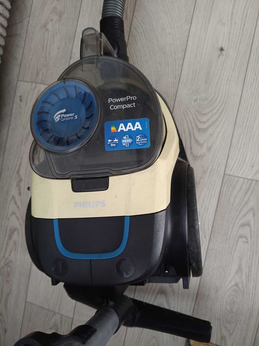 Продам пылесос Филипс 650w