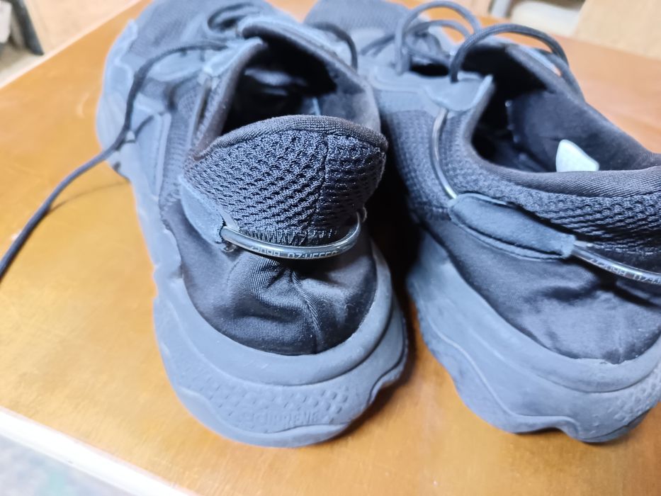 Обувки за големи крака