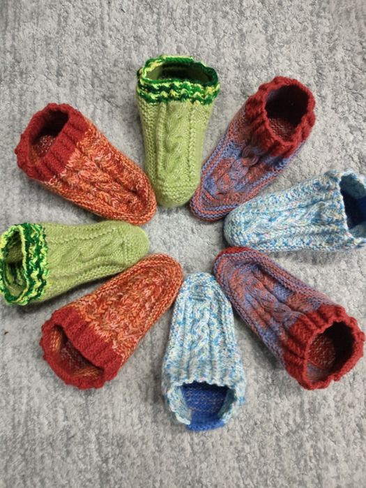 Вязанные носочки- следочки.