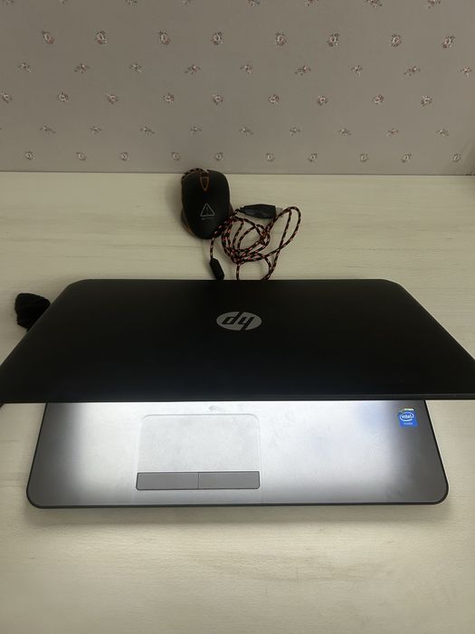 Продам ноутбук HP250 G3