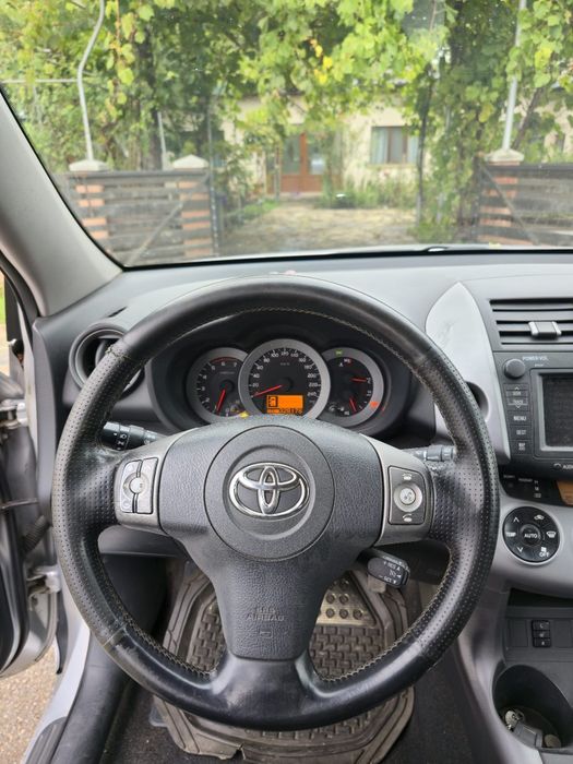 Vând Toyota rav4 2009