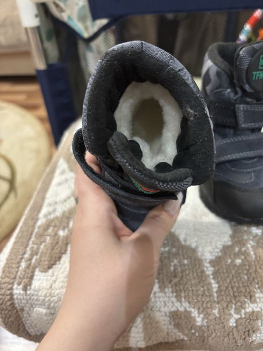 Продам зимние ботинки