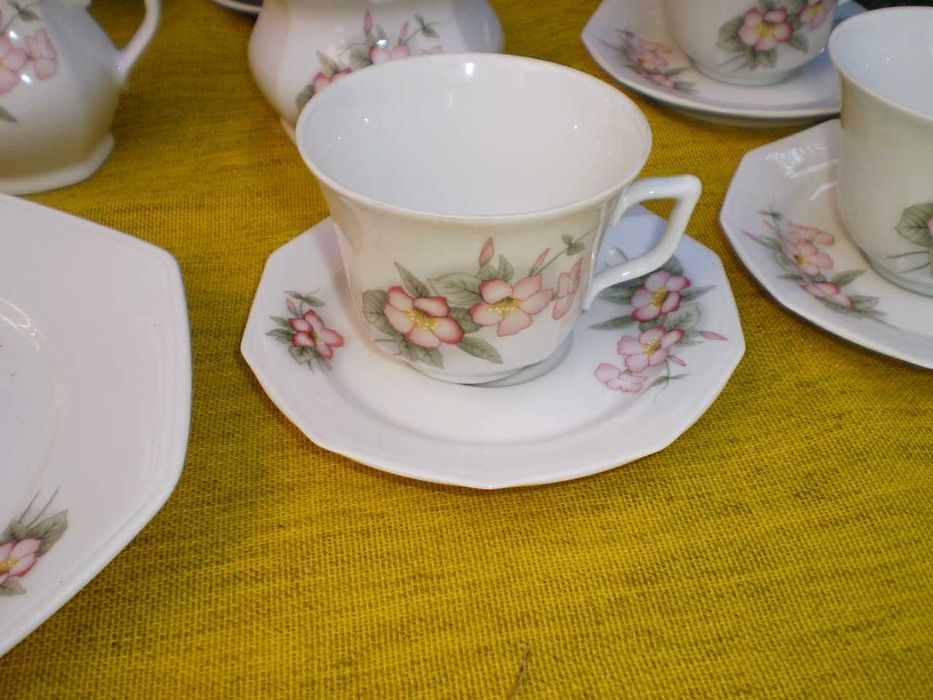 Set de mic dejun pentru terasa din gradina