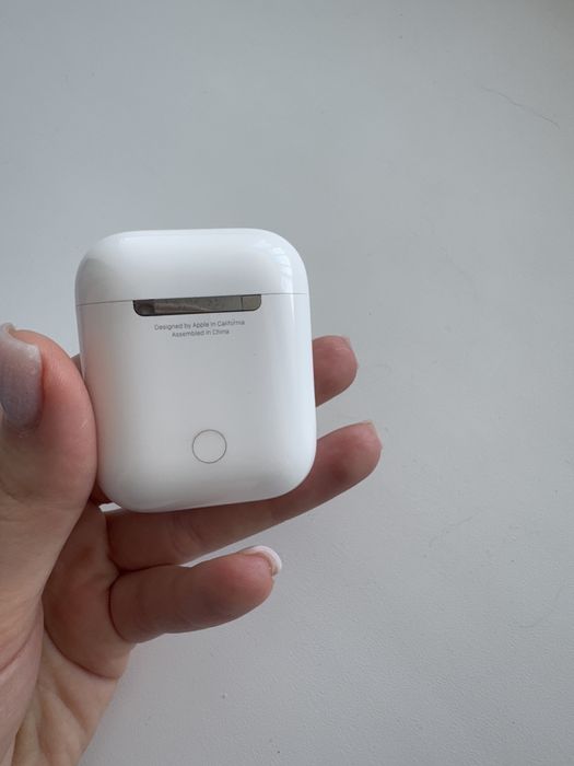 Продам airpods 1 полностью рабочие