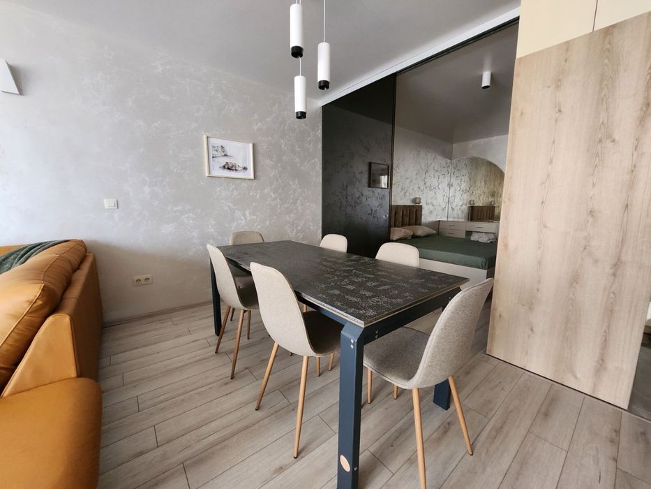 Дава се под наем Тристаен апартамент в Варна, Бриз - 93 кв.м за 2000 € - Снимка #4