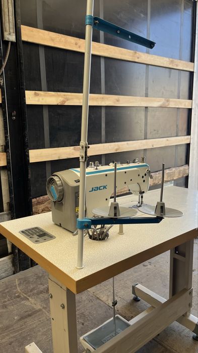 Швейная машинка JACK F4