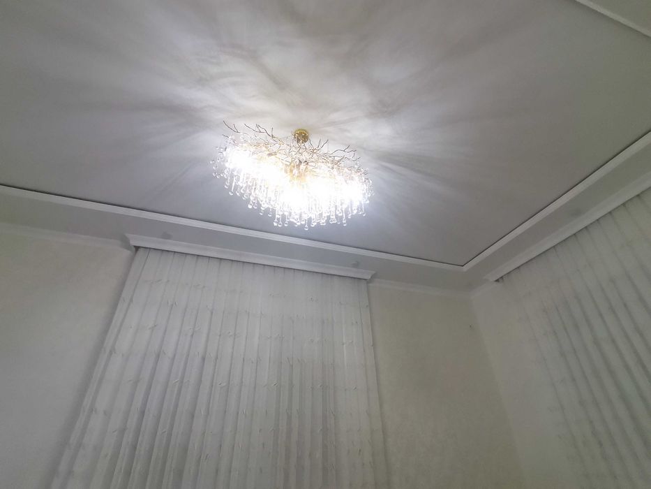 Шахарда 460 кв ер майдонда жойлашган ховли жой сотилади