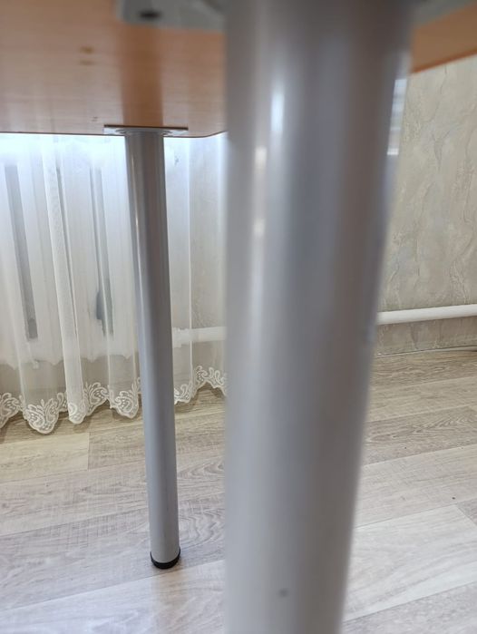 Продам кухонный стол