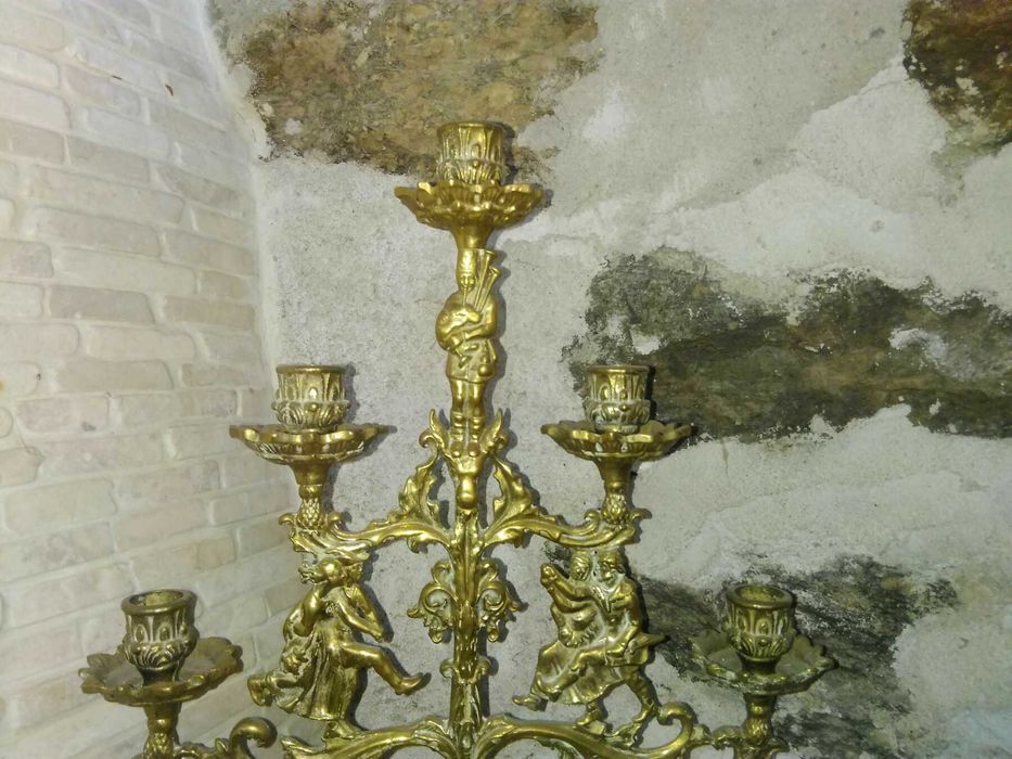 Продавам Френски бронзов свещник в стил РОКОКО