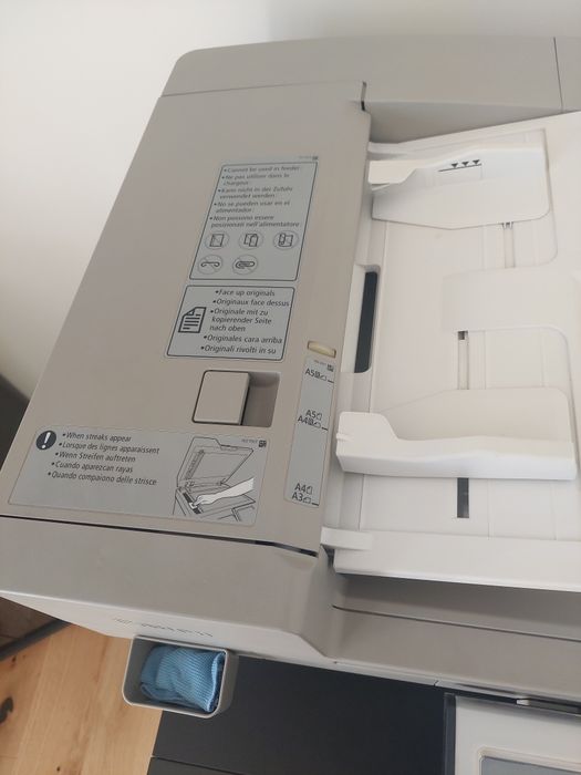 De vanzare imprimantă Canon  C3325i