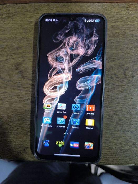 Срочно продам почти новый телефон