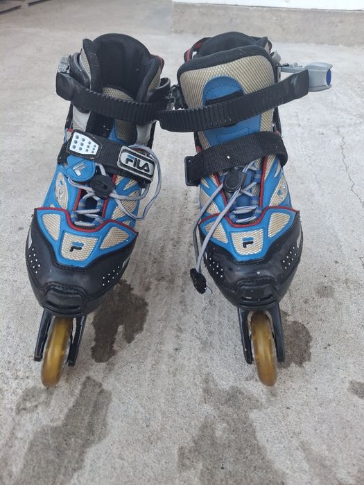 Vând 3 perechi role