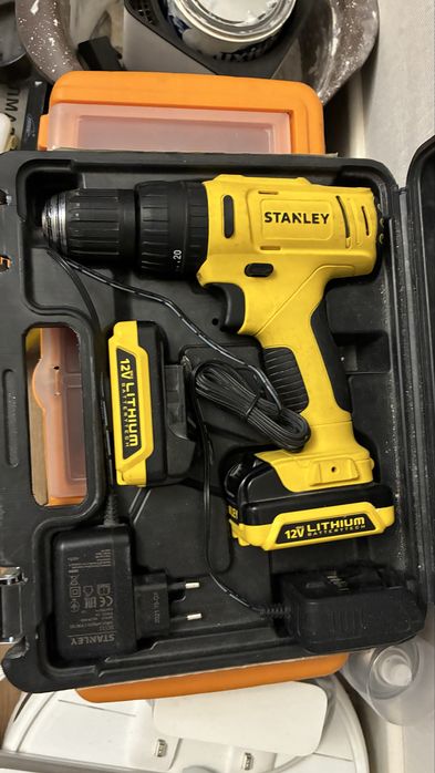 Продам шуруповерт Stanley