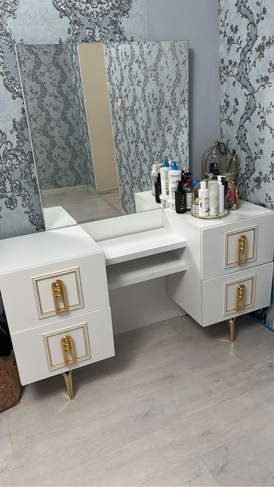 Туалетный столик